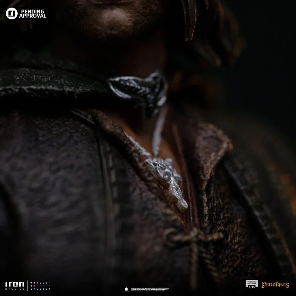 Aragorn Unleashed Statue