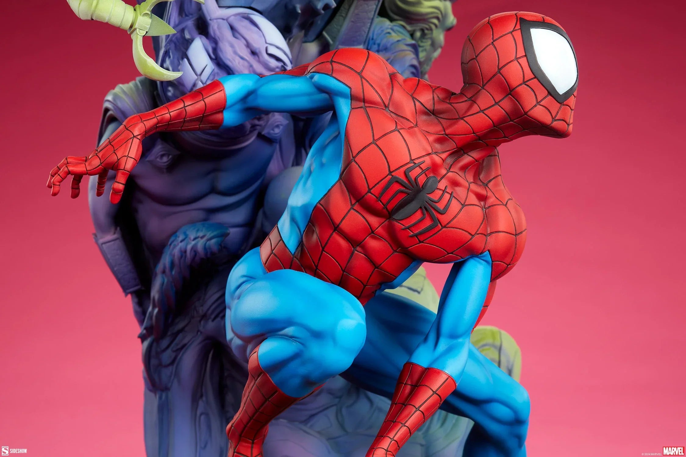 SPIDER-MAN Premium Format™ Figure
