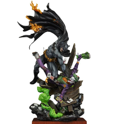 BATMAN VS THE JOKER: ETERNAL ENEMIES Premium Format™ Figure