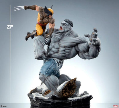 Grey Hulk vs Wolverine Maquette