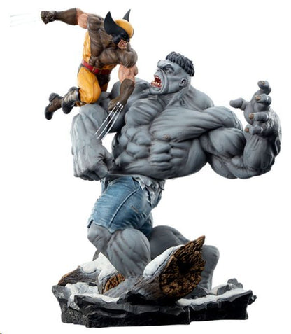 Grey Hulk vs Wolverine Maquette