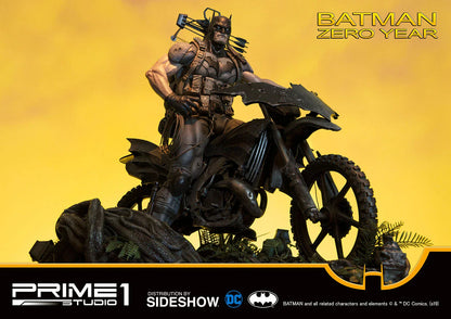 BATMAN ZERO YEAR Statue