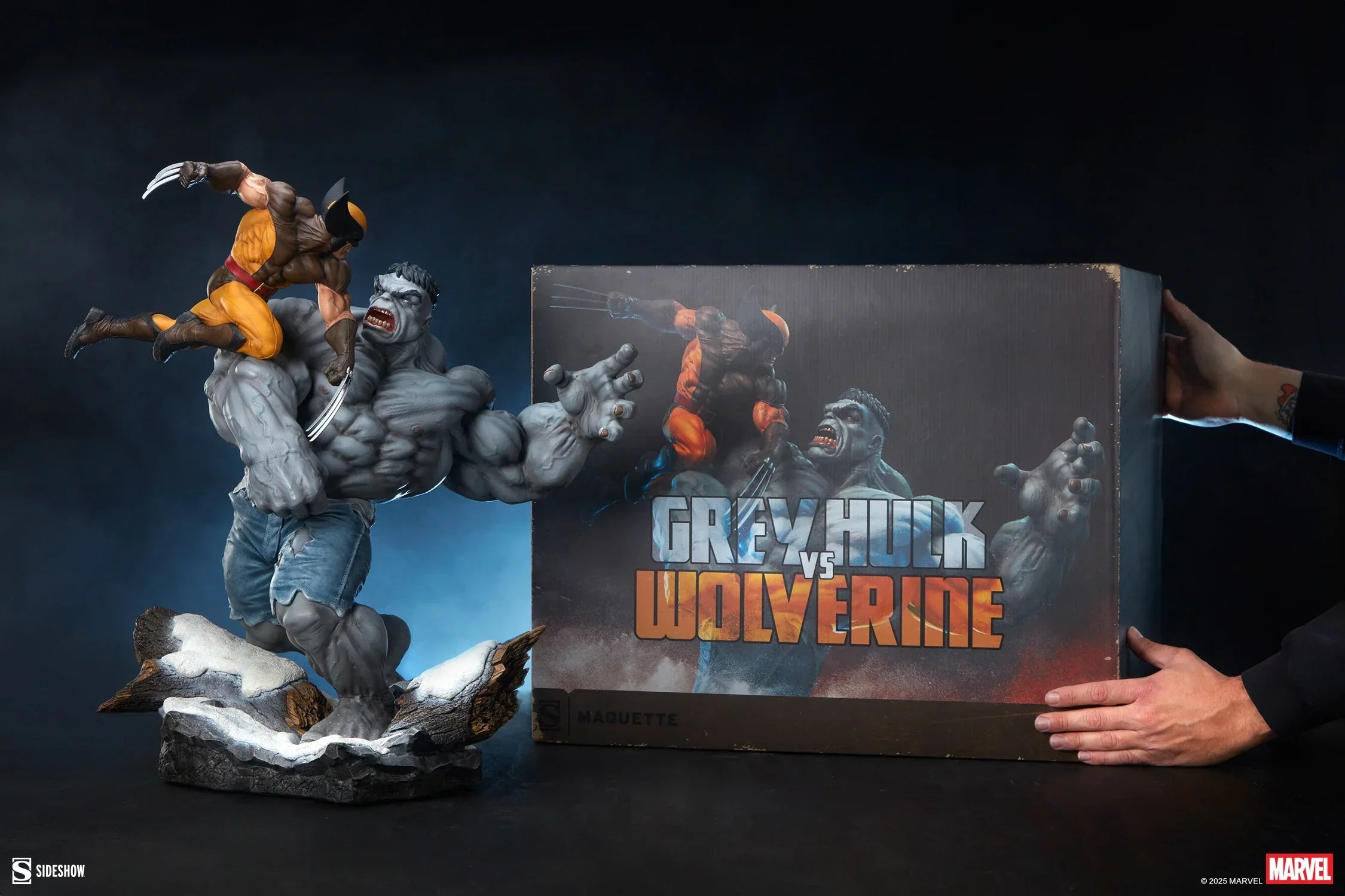 Grey Hulk vs Wolverine Maquette